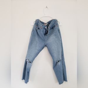 Levi Strauss Stretch Jeans. Hi rise boyfriend fit. Ankle/crop, Raw Hem, size 6